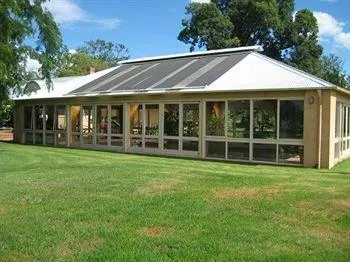 OAKFIELD GUESTHOUSE - Image 1