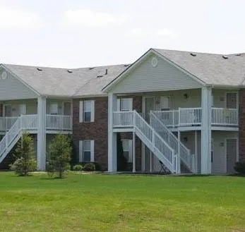 Watkins Glen Apartments - Image 1