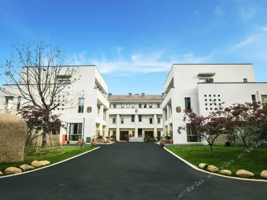 Yunlan Forest Hotel - Image 1