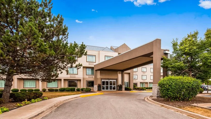 ESTIA Hotel & Suites Glenview - Image 1