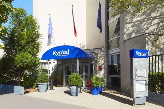 Kyriad Paris Nord Porte de Saint-Ouen  - Image 1