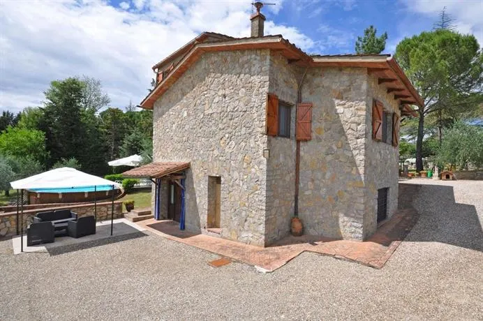 Villa with barbecue, garden & private pool - Image 1
