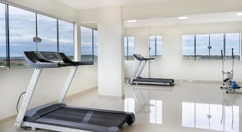 Hotel Mirage Rolandia - Image 1