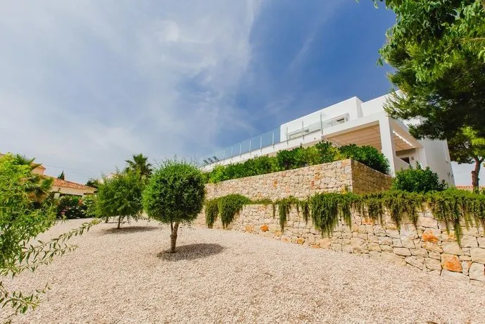 Villa Moderna - Image 1