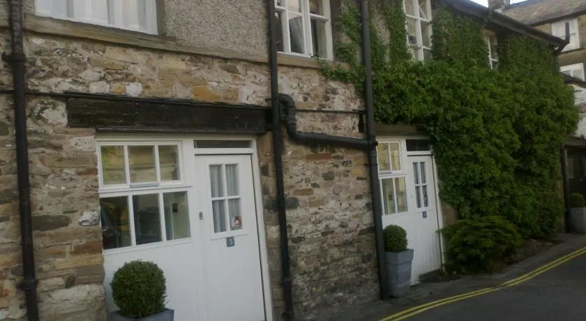 Kings Arms Pub & Rooms - Image 1