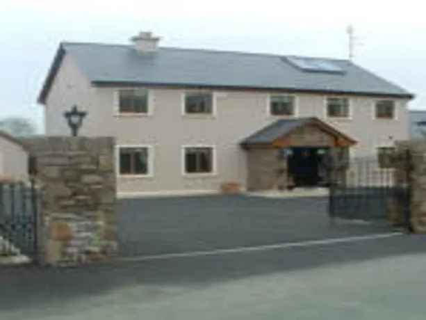 Woodlands Guesthouse - Image 1