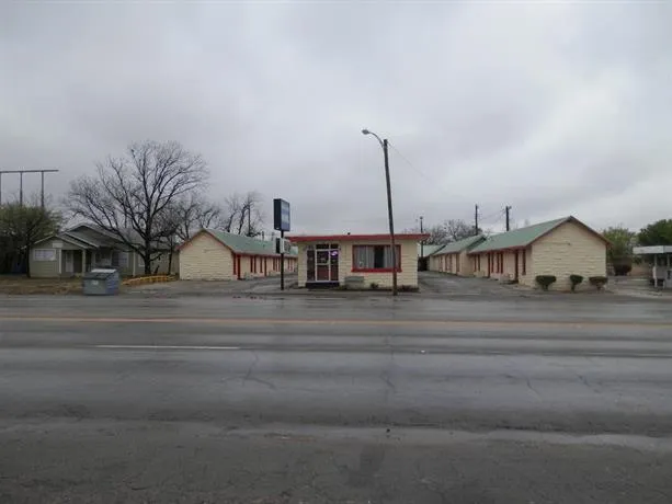 Anson Inn - Image 1