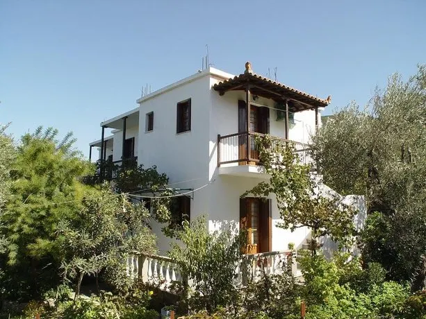 Platanakia - Image 1