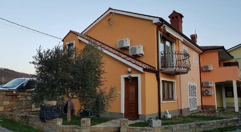 Apartment between the vineyard - Image 1