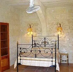 Il-Kalkara Farmhouse - Image 1