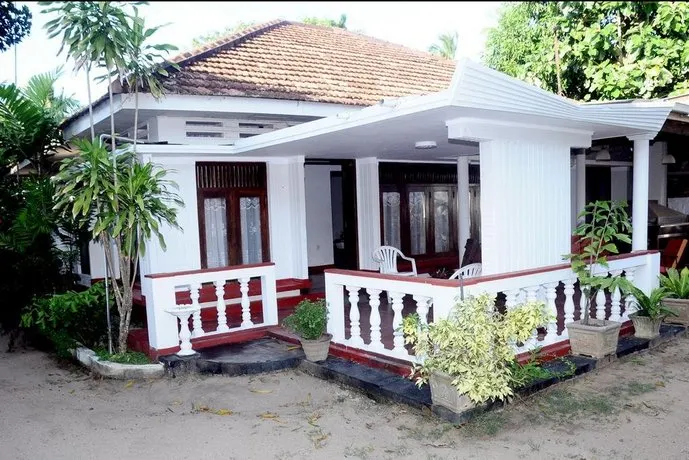 CHANDRIKA GUEST & RRSTAURANT, KIULA - HUNGAMA - Image 1