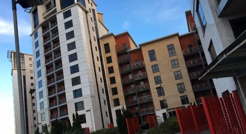 134 Baltic Quay - Image 1