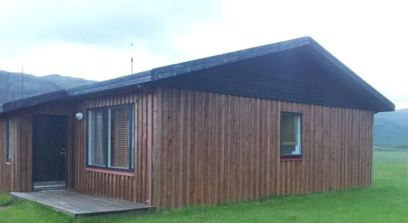 Bjarkarholt Guesthouse - Image 1