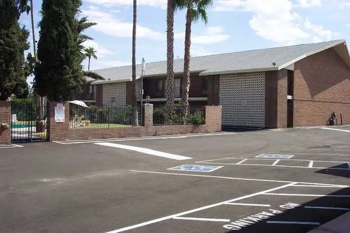 The Kennedy Hotel Tucson Surestay Collection By Best Western - Image 1