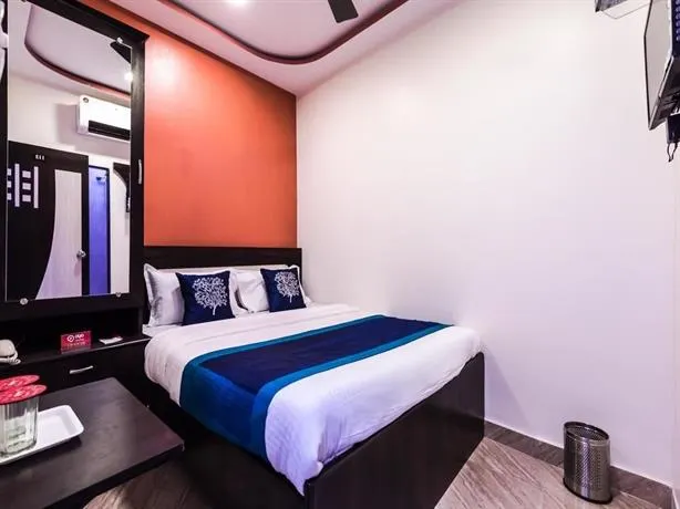 OYO Rooms Andheri Station 2 - Image 1