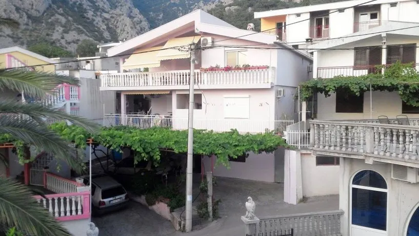 Guest House Vukmarkovic - Image 1