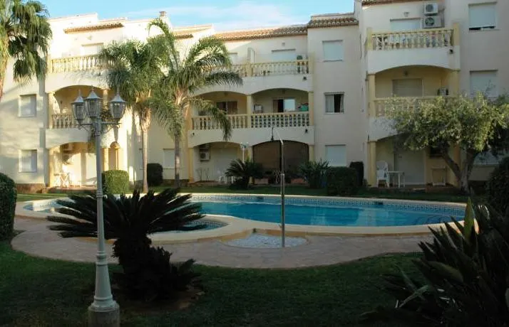 Apartamentos La Giralda - Image 1