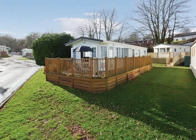 Orchard Park - Image 1