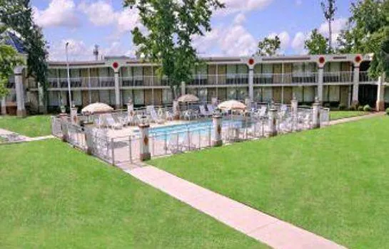 Days Inn Greensboro East - Image 1