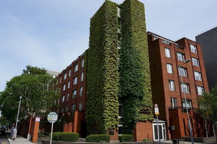 Lad Lane Apartments - Image 1
