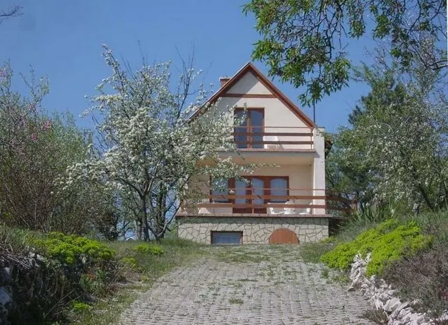Panoráma Vendégház - Image 1