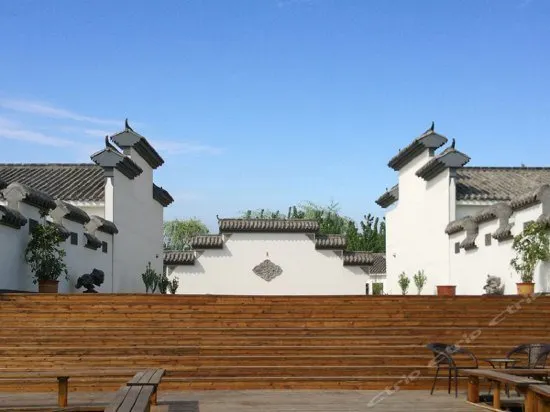 BAIYANG RUNTIANDAO HOTEL - Image 1