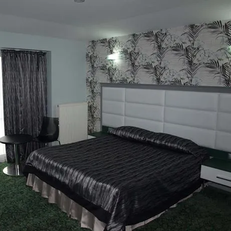Grand Uzcan Hotel - Image 1