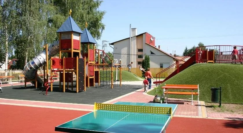 Platan Vendeghaz - Image 1