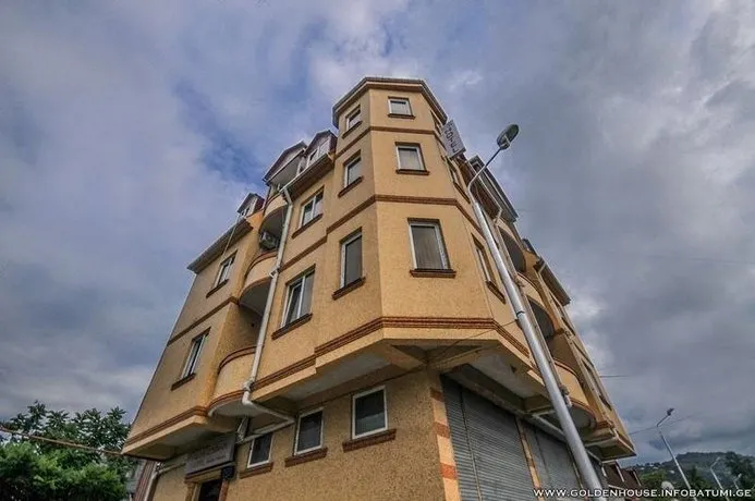 Hotel Golden House - Image 1