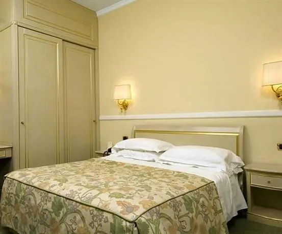 Hotel Romana Residence - Image 1