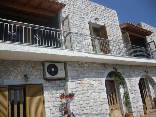 Kafiona Guesthouse - Image 1