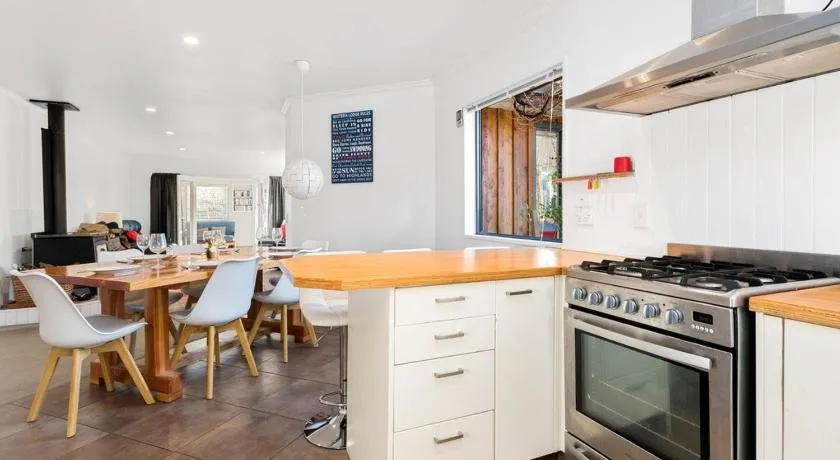 Wisteria Lodge – Close to Lake and Cromwell Old Town - Image 1