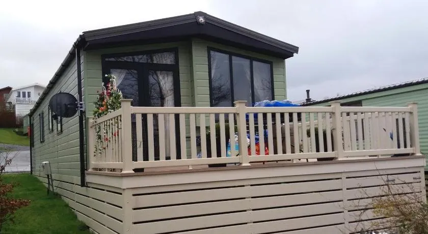 2 Bedrooms & Double Sofa bed Deluxe Superior Holiday Home - Image 1