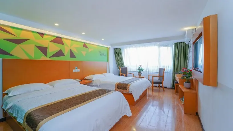 Vatica Shanghai Town Renmintang Road Hotel - Image 1