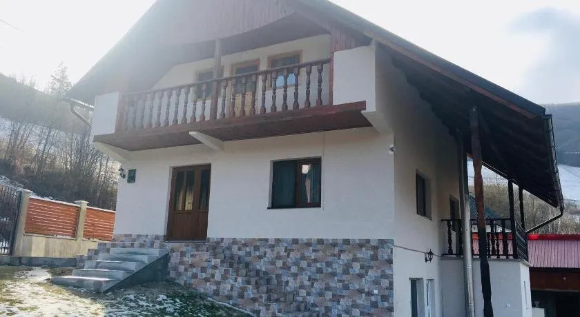 Cabana Baraj Apuseni Mountains - Image 1