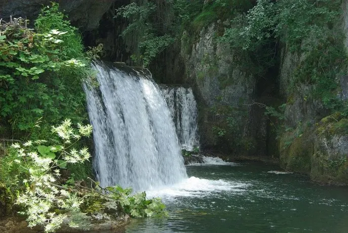 Les Grands Goulets - Image 1