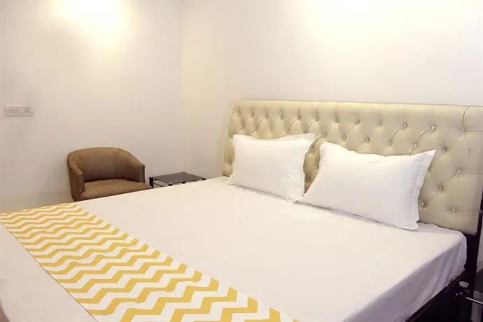 FabHotel Blueberry Hauz Khaz - Image 1