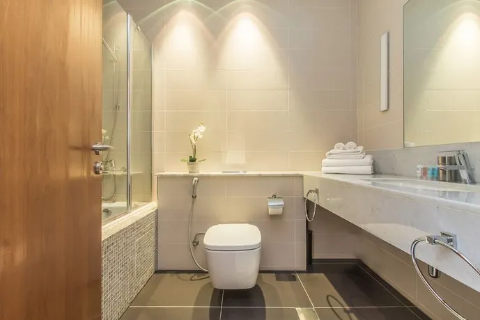 DHH - Modern & Large Studio in the Business District of Dubai - Image 1