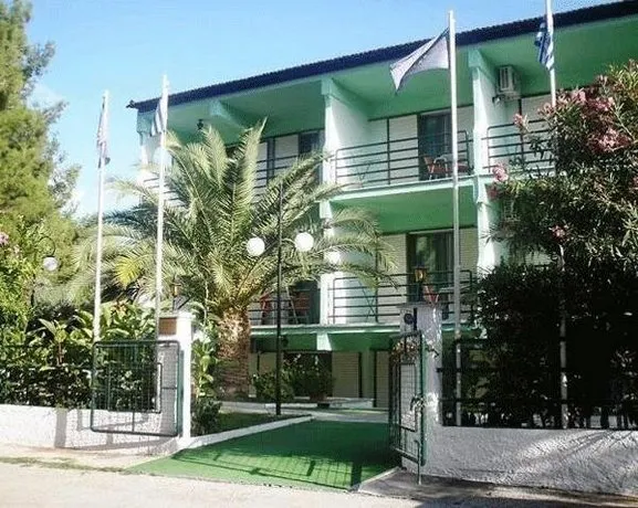 Vlachogiannis Hotel - Image 1