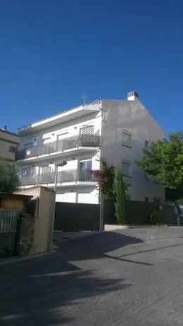 Apartaments Josep Pla - Image 1