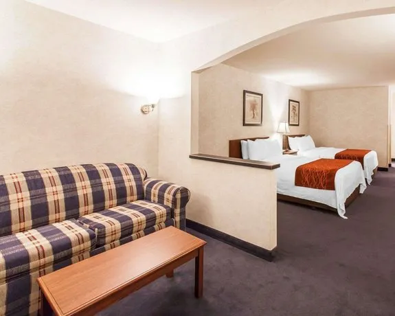 Comfort Inn Conference Center Tumwater - Image 1