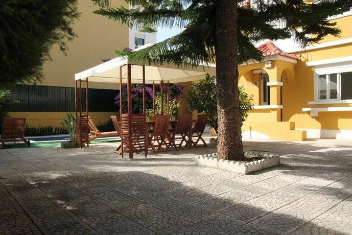 Yellow Cottage-Retro Style - Image 1