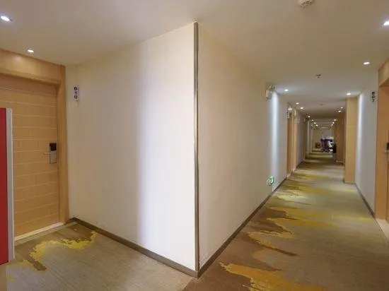 Meet The Fashion Hotel - Image 1