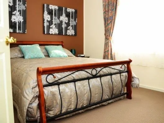 Cooinda View Bed and Breakfast - Image 1