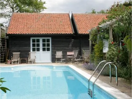 Riverside Cottage - Image 1