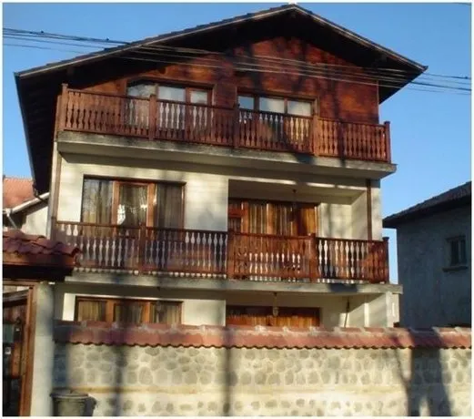 House Vera - Image 1