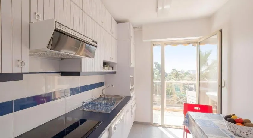 Welkeys - Fabron Apartment - Image 1