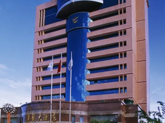 Yilong Hostel - Image 1