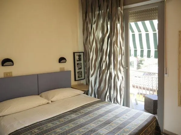 Hotel Raffaella Cervia - Image 1