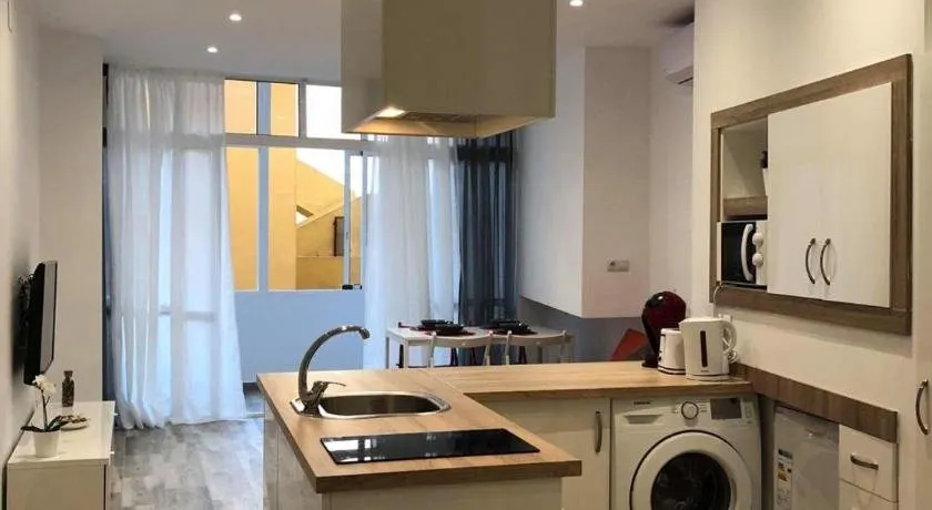 Cozy apartment in the heart of Torremolinos - Image 1